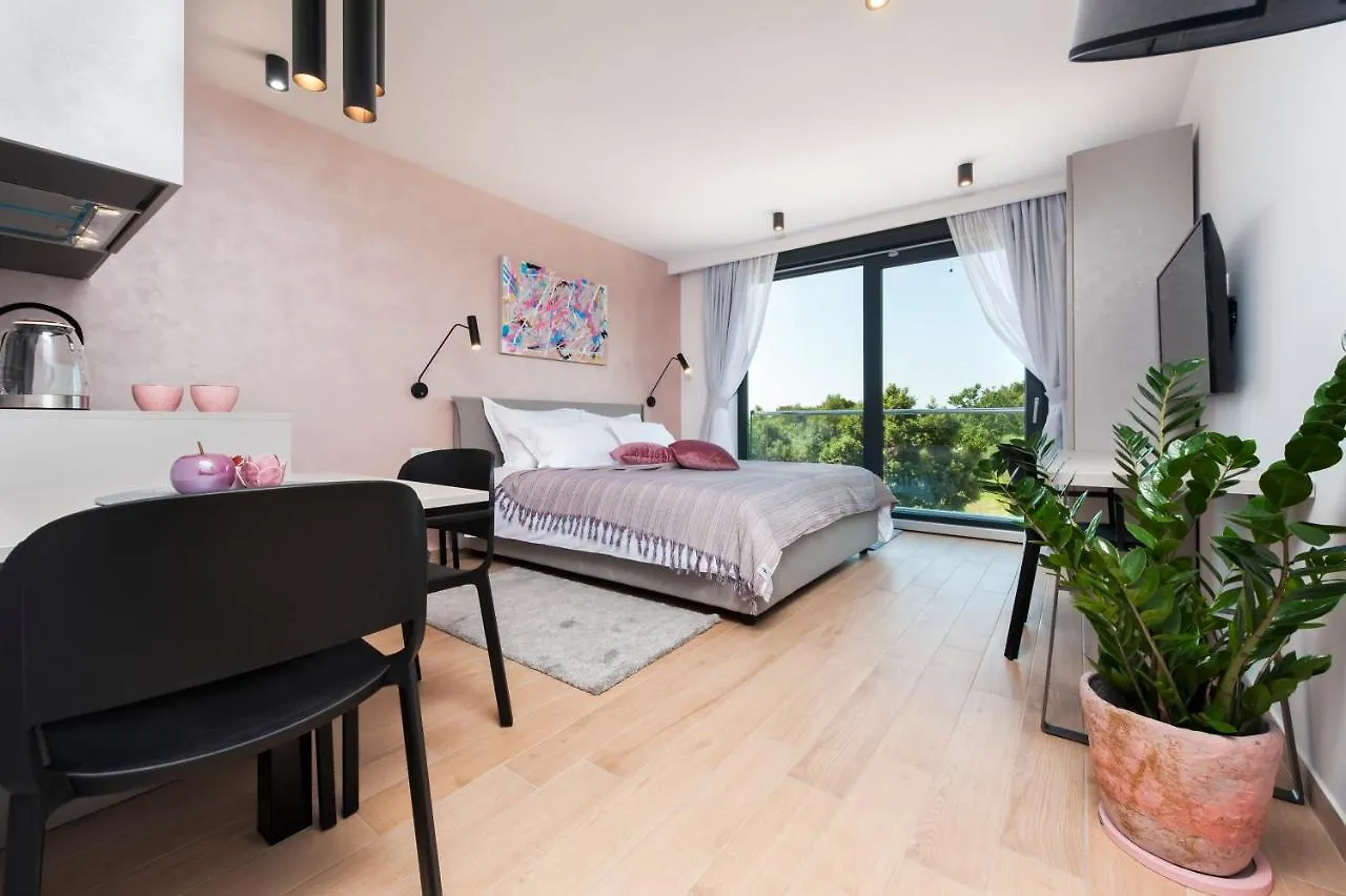Luxury Residence Levante Rovigno 4*,  Croazia